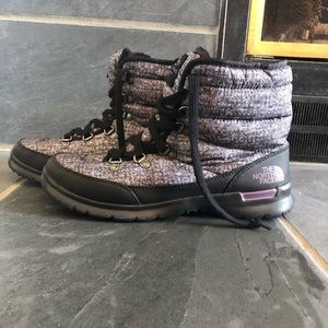 North Face Women’s Winter Boots SZ 9